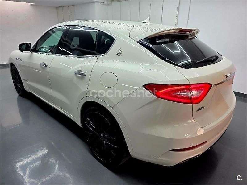 Usado Maserati Levante 430 CV (316 kW) 2018 Blanco SUV