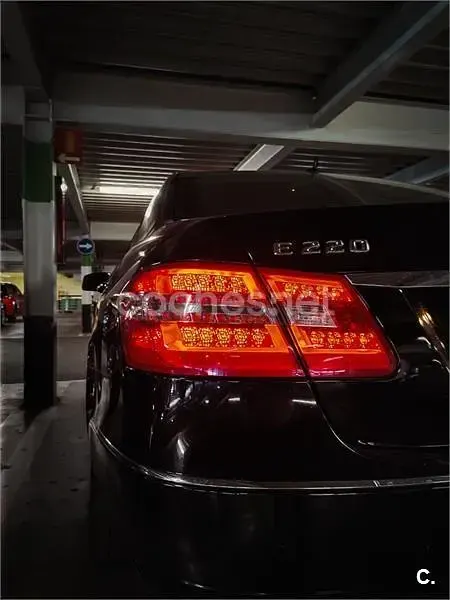 Usado Mercedes E220 Avantgarde 170 CV (125 kW) 2010 Negro Berlina