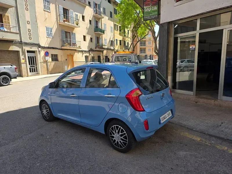 Usado Kia Picanto Urban 69 CV (50 kW) 2015 Azul Utilitario