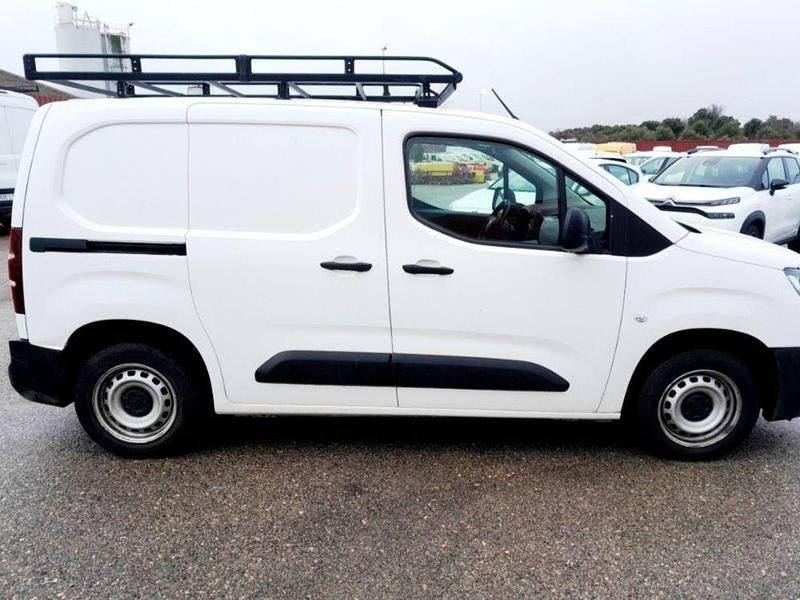 Usado Toyota Proace City City 100 CV (73 kW) 2022 Blanco Monovolumen