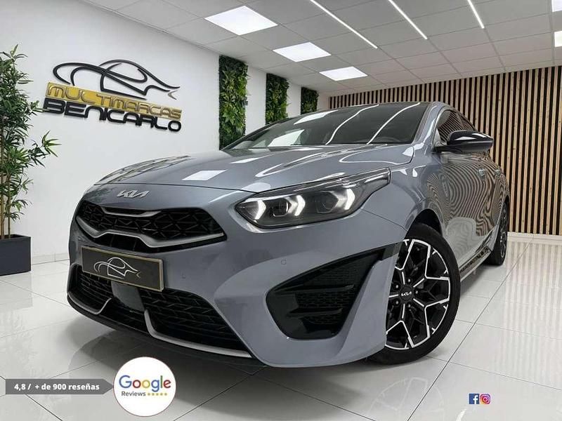 Usado Kia ProCeed GT-Line 160 CV (117 kW) 2022 Gris Familiar