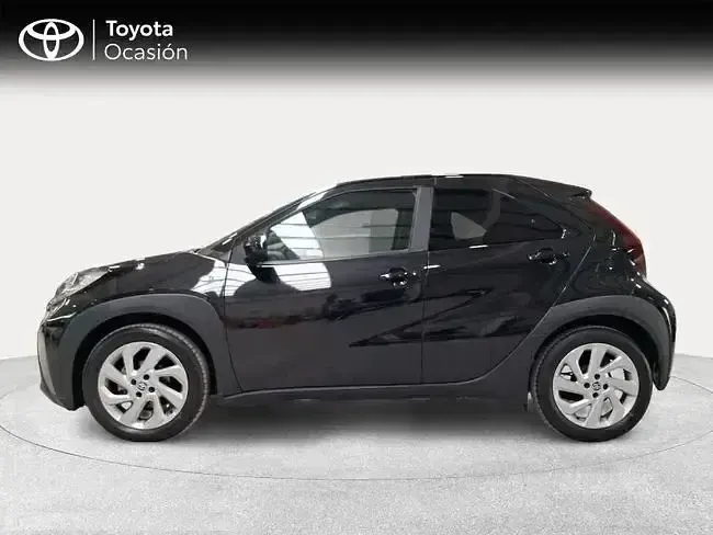 Usado Toyota Aygo X Play 72 CV (52 kW) 2024 Negro SUV