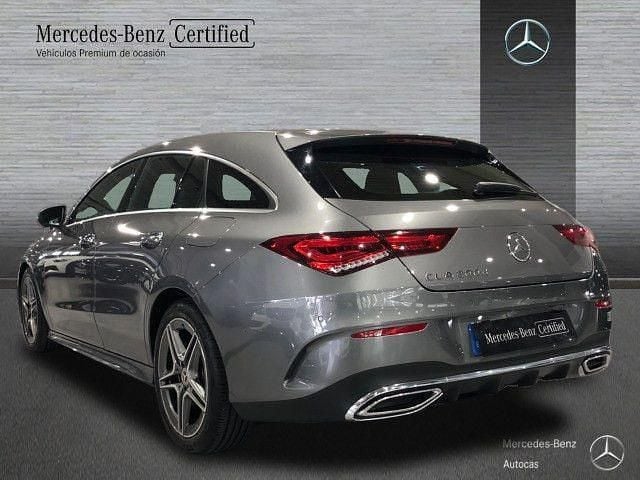 Usado Mercedes CLA200 Shooting Brake AMG line 150 CV (110 kW) 2022 Gris montaña Familiar