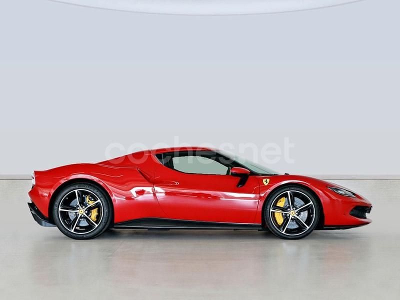 Usado Ferrari 296 830 CV (610 kW) 2022 Rojo Coupe