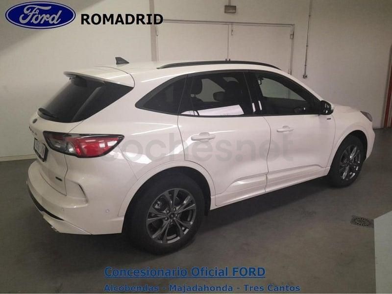 Usado Ford Kuga ST-Line X 225 CV (165 kW) 2022 Blanco SUV