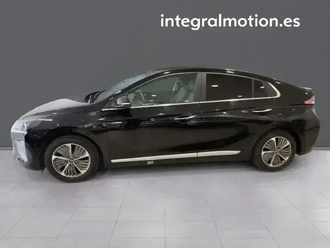 Usado Hyundai Ioniq 141 CV (103 kW) 2021 Negro Utilitario