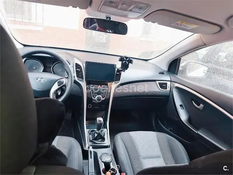 Usado Hyundai i30 90 CV (66 kW) 2014 Blanco Berlina