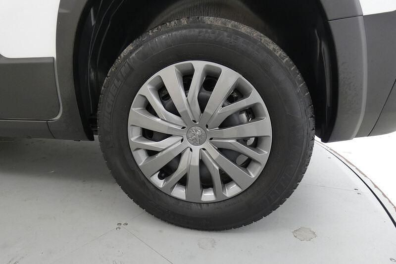 Usado Peugeot Rifter Business-Line 100 CV (73 kW) 2023 Blanco kaolin Monovolumen