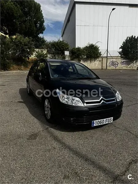 Usado Citroën C4 VTR Sport 110 CV (80 kW) 2006 Negro Berlina