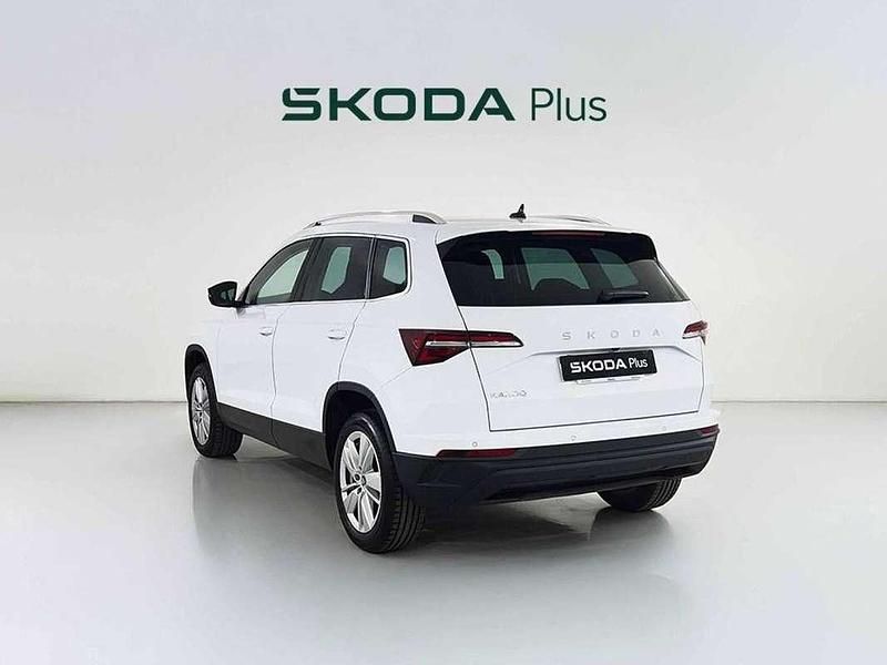 Usado Skoda Karoq Selection 150 CV (110 kW) 2025 Blanco SUV
