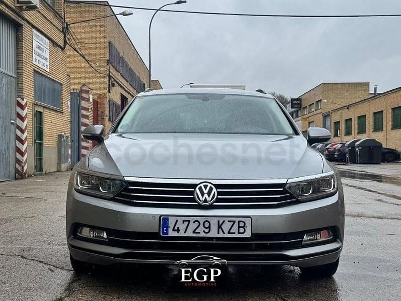 Usado VW Passat Advance 150 CV (110 kW) 2019 Gris / plata Familiar