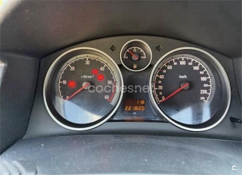 Używany Opel Astra Enjoy 100 KM (73 kW) 2007 Szary Sedan/Limuzyna