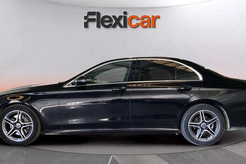 Usado Mercedes E220 194 CV (142 kW) 2021 Negro Berlina