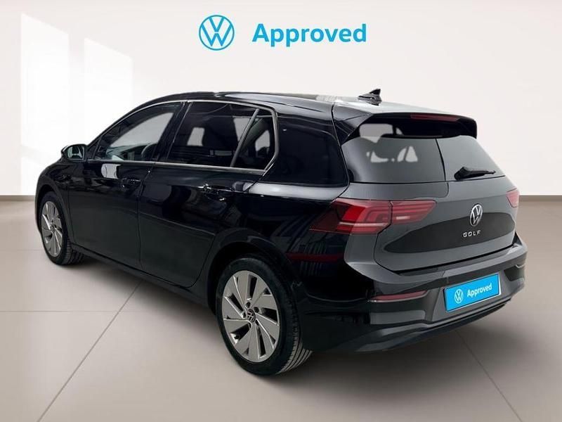 Usado VW Golf VIII 116 CV (85 kW) 2025 Negro Utilitario