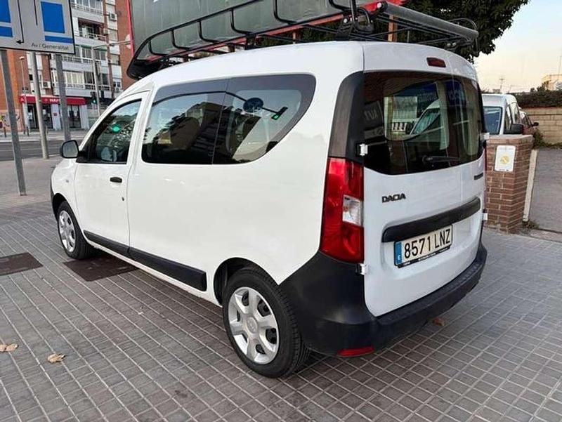 Usado Dacia Dokker 110 CV (80 kW) 2021 Blanco Monovolumen