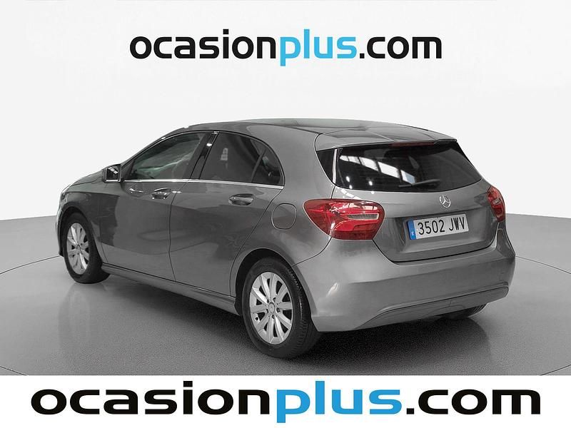 Usado Mercedes A200 136 CV (100 kW) 2017 Gris Utilitario