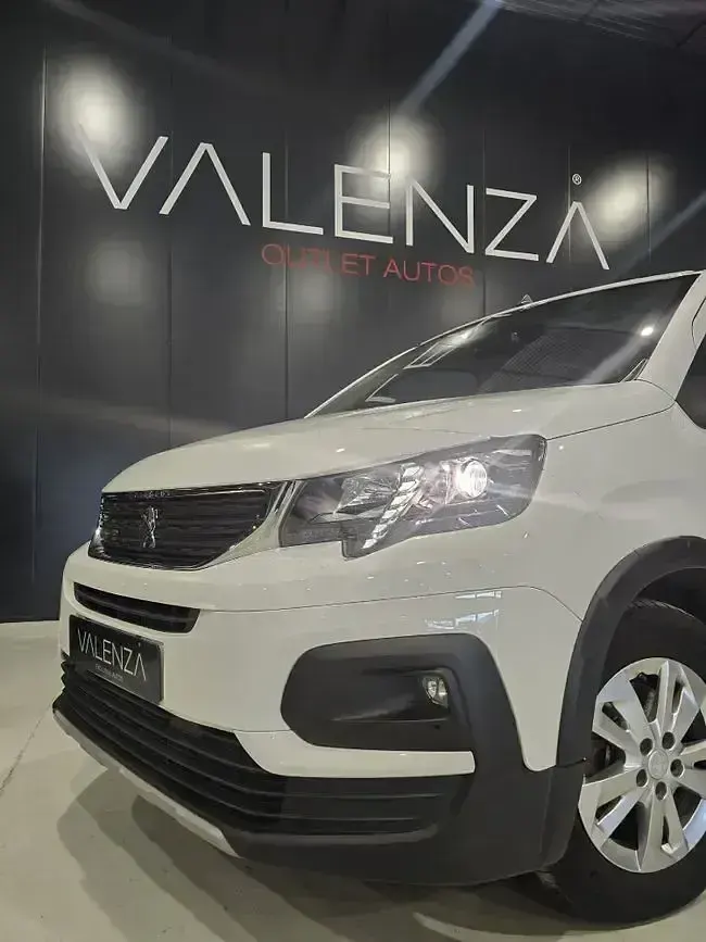 Usado Peugeot Rifter Allure 130 CV (95 kW) 2021 Blanco Monovolumen