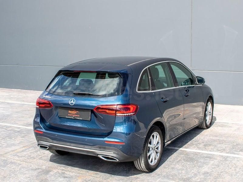 Usado Mercedes B200 150 CV (110 kW) 2020 Azul Monovolumen