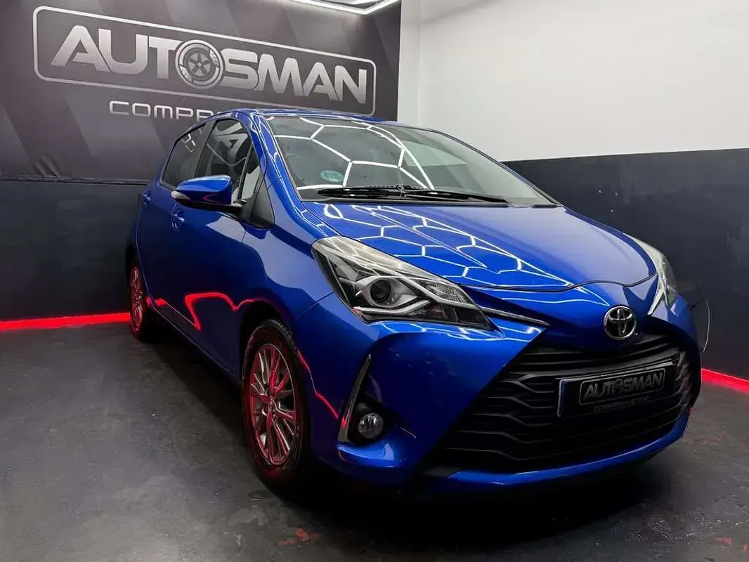 Usado Toyota Yaris Active 69 CV (50 kW) 2017 Azul Utilitario