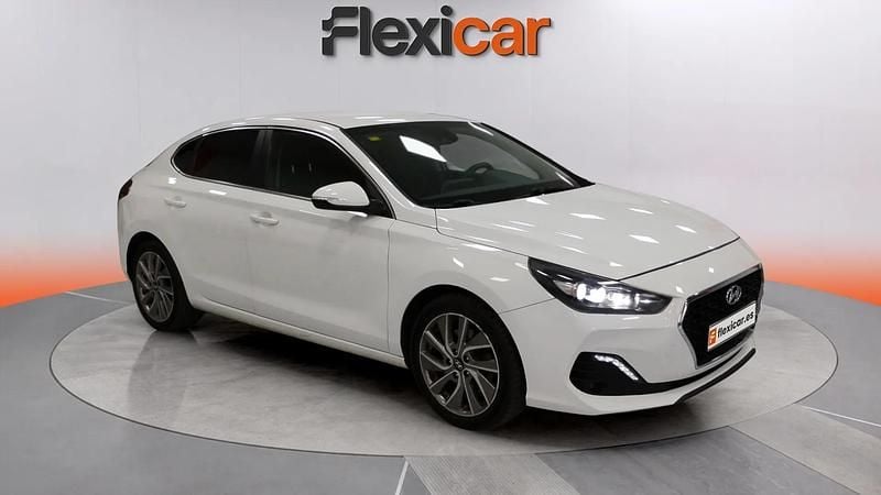 Käytetty Hyundai i30 120 HP (88 kW) 2018 Sedan