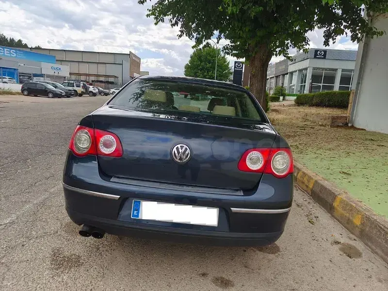Usado VW Passat Advance 140 CV (102 kW) 2007 Negro Berlina