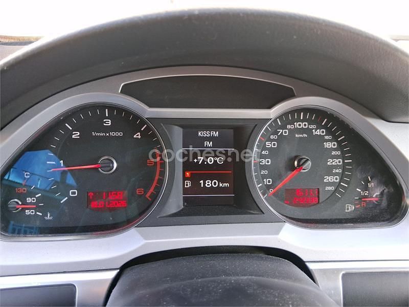 Usado Audi A6 136 CV (100 kW) 2011 Gris / plata Familiar