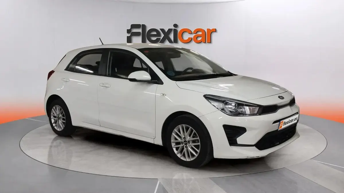 Usado Kia Rio 84 CV (61 kW) 2021 Berlina
