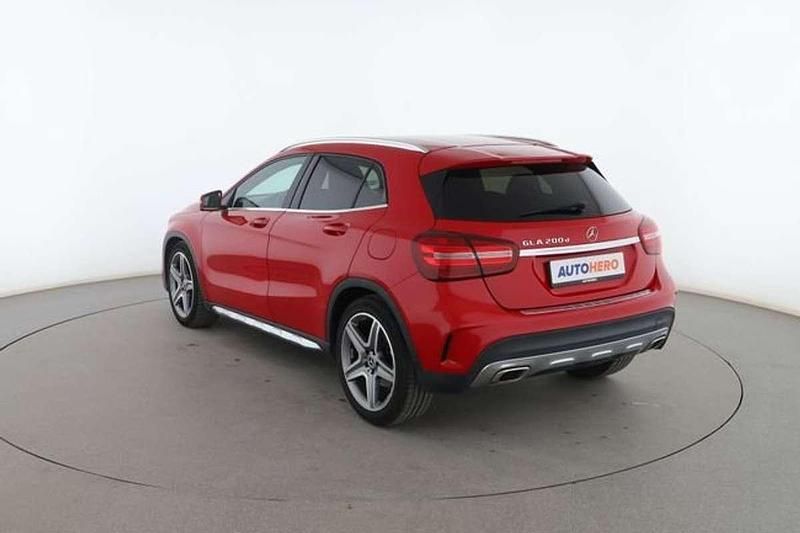 Usado Mercedes GLA200 136 CV (100 kW) 2018 Rojo SUV
