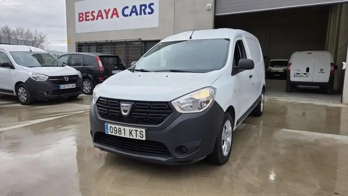 Usado Dacia Dokker Essentiel 90 CV (66 kW) 2019 Blanco Monovolumen