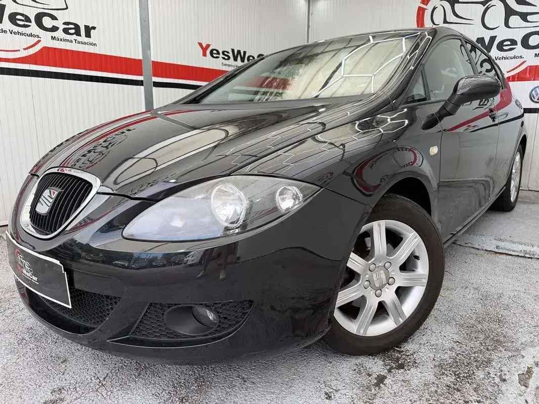 Usado Seat Leon Stylance 102 CV (75 kW) 2007 Negro Utilitario
