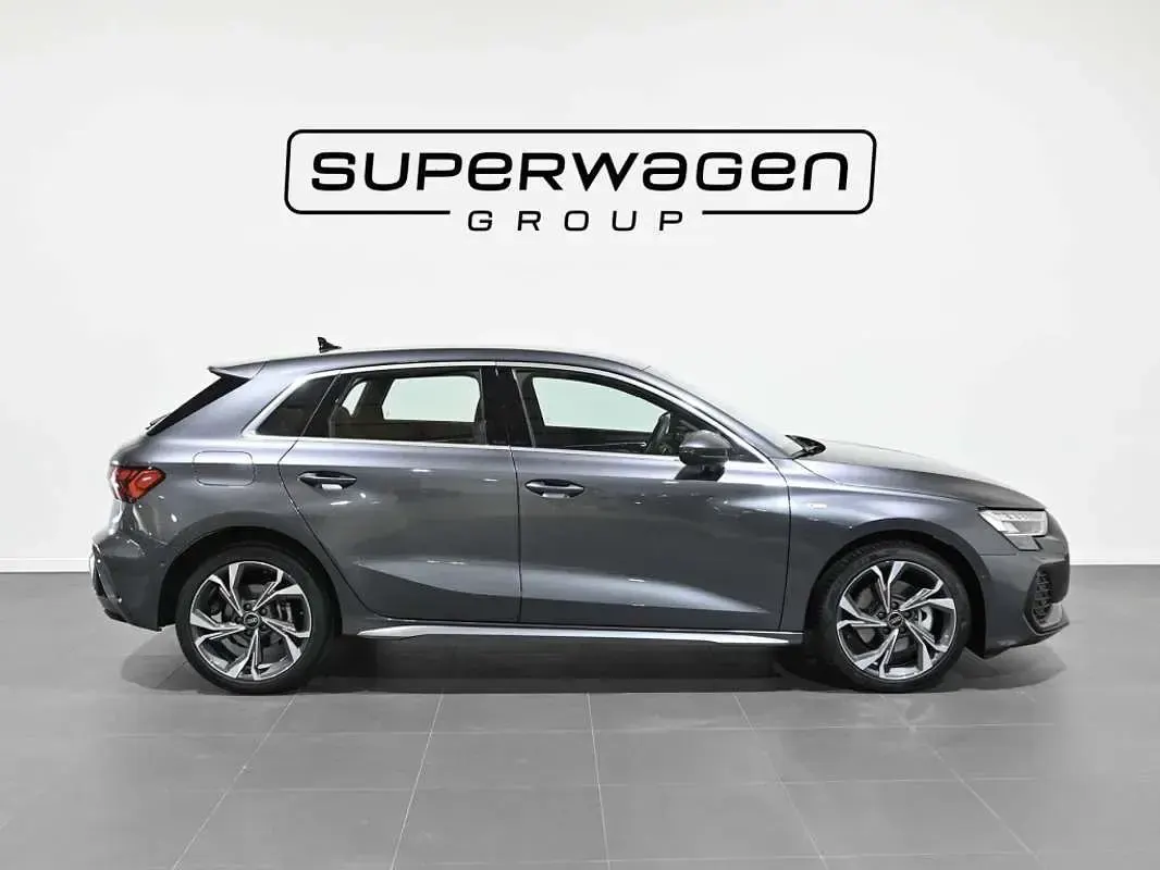 Usado Audi A3 Sportback e-tron S-Line 204 CV (150 kW) 2025 Gris Utilitario
