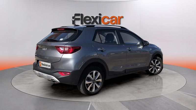 Usado Kia Stonic 84 CV (61 kW) 2024 Gris SUV
