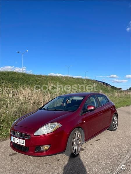 Granate Usado 2008 Fiat Bravo Sport Utilitario | 4999 € (Precio justo) - Imagen 1/4