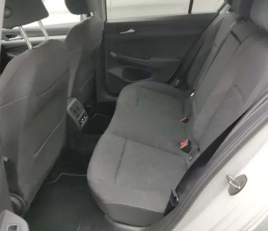 Usado VW Golf VIII 110 CV (80 kW) 2022 Blanco Utilitario