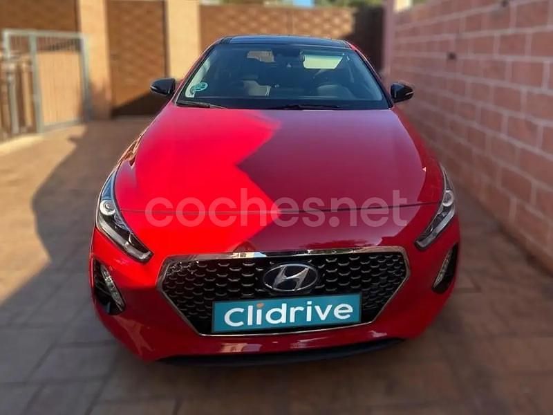 Usado Hyundai i30 Style 140 CV (102 kW) 2018 Rojo Berlina