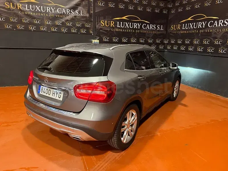 Usado Mercedes GLA220 Style 170 CV (125 kW) 2014 Gris / plata SUV
