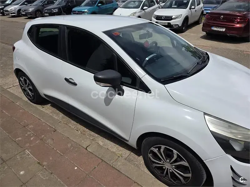 Usado Renault Clio IV Business 75 CV (55 kW) 2016 Blanco Berlina