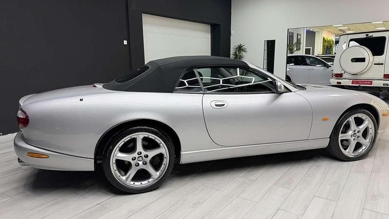 Usado Jaguar XK8 300 CV (220 kW) 2005 Gris Descapotable