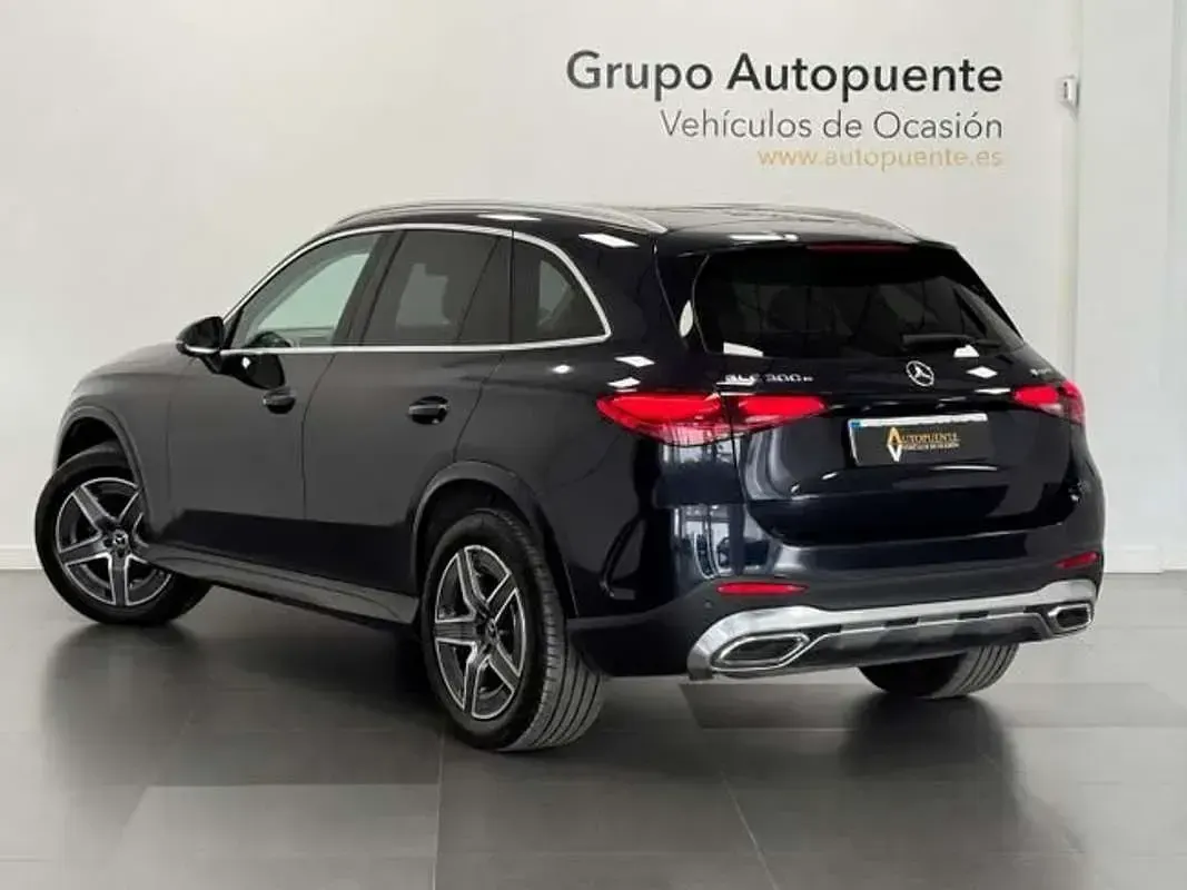 Usado Mercedes GLC300e AMG 313 CV (230 kW) 2024 Azul SUV