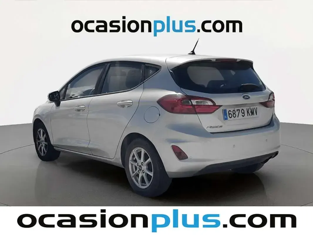 Usado Ford Fiesta Trend+ 86 CV (63 kW) 2018 Plateado Utilitario