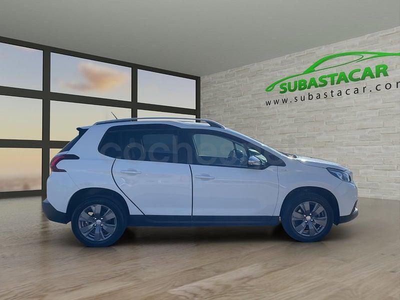 Usado Peugeot 2008 Style 100 CV (73 kW) 2018 Blanco SUV