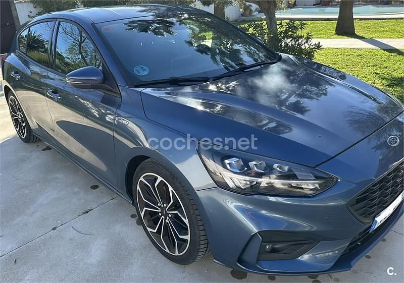 Käytetty Ford Focus ST-Line 120 HP (88 kW) 2018 Harmaa Sedan