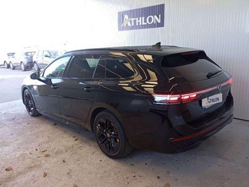 Usado VW Passat R-line 150 CV (110 kW) 2024 Negro Familiar