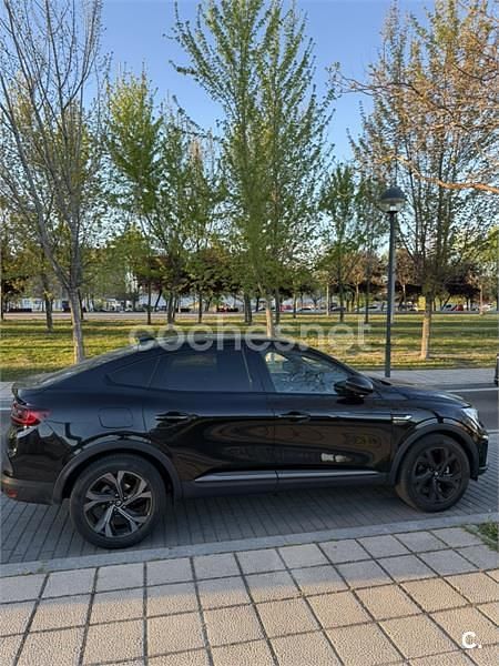 Usado Renault Arkana RS Line 140 CV (102 kW) 2023 Negro SUV