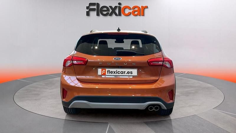 Usado Ford Focus Active 125 CV (91 kW) 2019 Naranja Utilitario