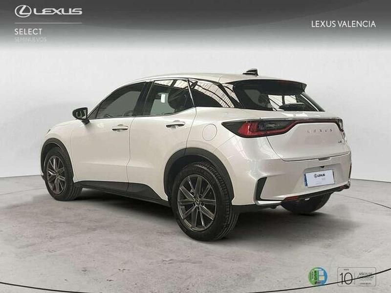Usado Lexus LBX 136 CV (100 kW) 2024 Blanco SUV