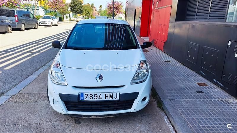 Usado Renault Clio IV Business 75 CV (55 kW) 2012 Blanco Berlina