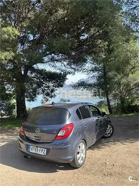 Usado Opel Corsa Cosmo 90 CV (66 kW) 2007 Azul Utilitario