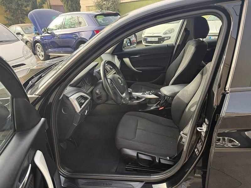 Usado BMW 118 Sport Line 170 CV (125 kW) 2012 Negro Utilitario