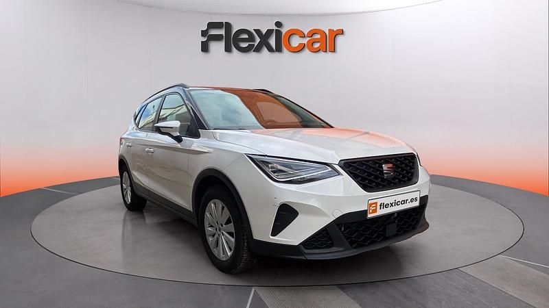 Usado Seat Arona Style 110 CV (80 kW) 2023 Blanco SUV